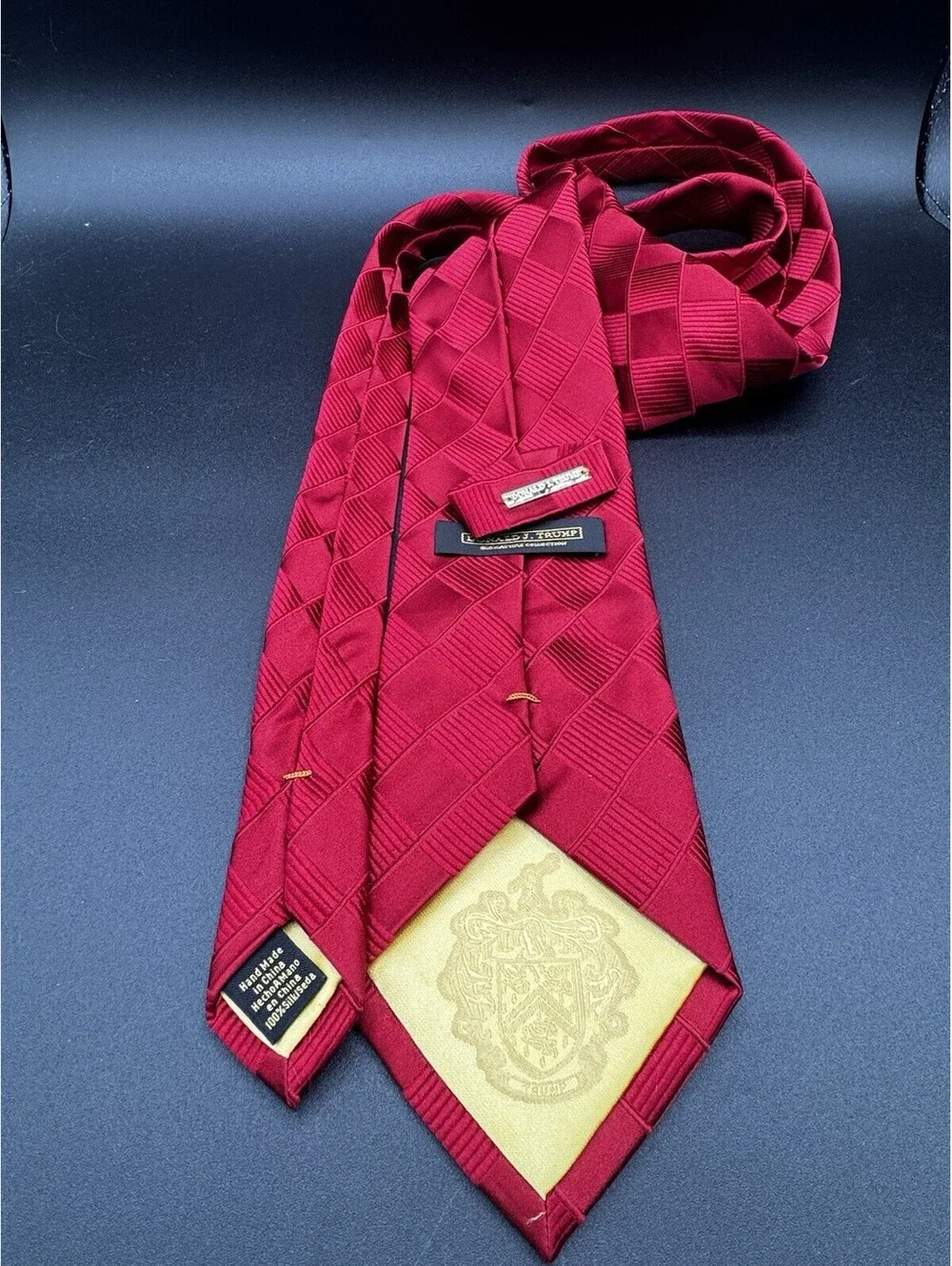 Donald J Trump Signature Collection Red Silk Tie Gold Hardware 60” x 3.5”